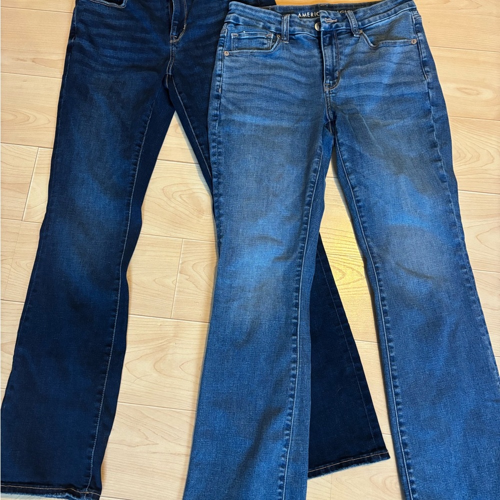 AE Curvy high rise skinny kick, dark and light pair